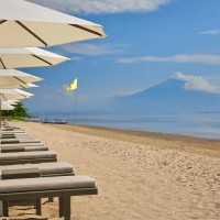 Hyatt-Regency-Bali-P127-Beach-Sun-Beds.16x9.jpg