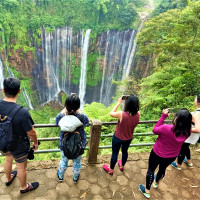 tumpak_sewu_waterfall_malang.jpeg
